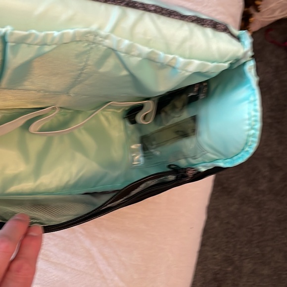 Hanging Travel Toiletry Bag - Picture 8 of 13